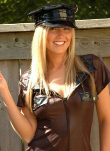 Alicia plays a naughty officer! Picture 1